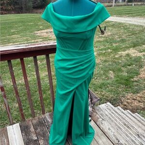Betsy & Adam Emerald Off-Shoulder Maxi Dress